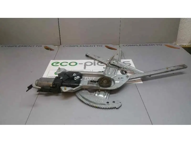 ELEVALUNAS DELANTERO DERECHO 400664T1 400664T1 Moderno