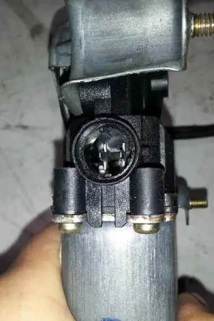 Última Oportunidad ELEVALUNAS DELANTERO IZQUIERDO 400733T3 ARVINMERITOR