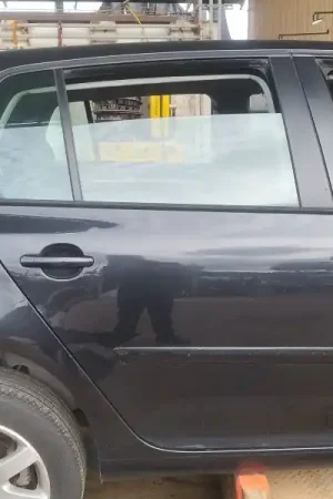 Mejor Precio PUERTA TRASERA DERECHA 1K6833106J