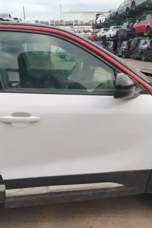 Última Versión PUERTA DELANTERA DERECHA