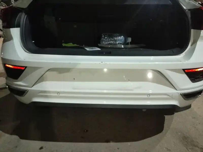 PARAGOLPES TRASERO 2GA807421DGRU Moderno