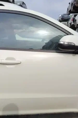 PUERTA DELANTERA DERECHA Favorito De Clientes