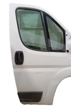 Novedad PUERTA DELANTERA DERECHA 1372154080